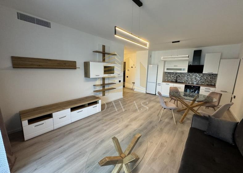 Apartament cu 2 camere semidecomandat, mobilat în Gară