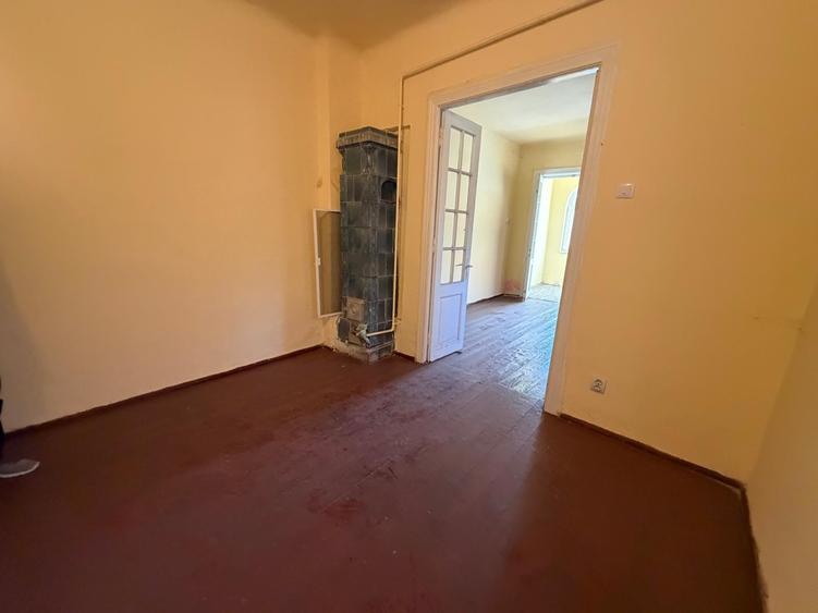 Apartament cu 2 camere semidecomandat în Victoriei