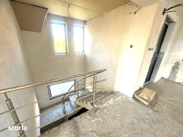 Casă cu 5 camere cu Teren 468 Mp în Central