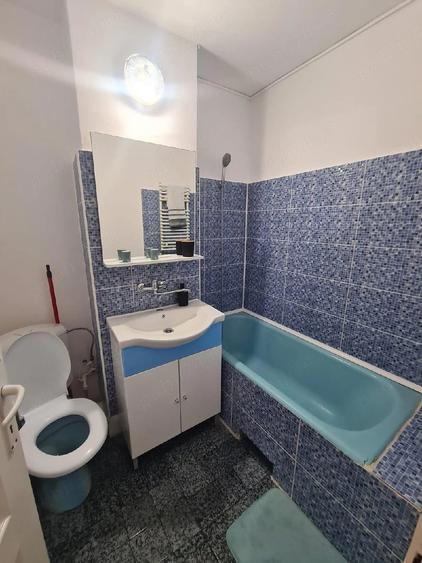 Apartament cu 3 camere decomandat în Tudor