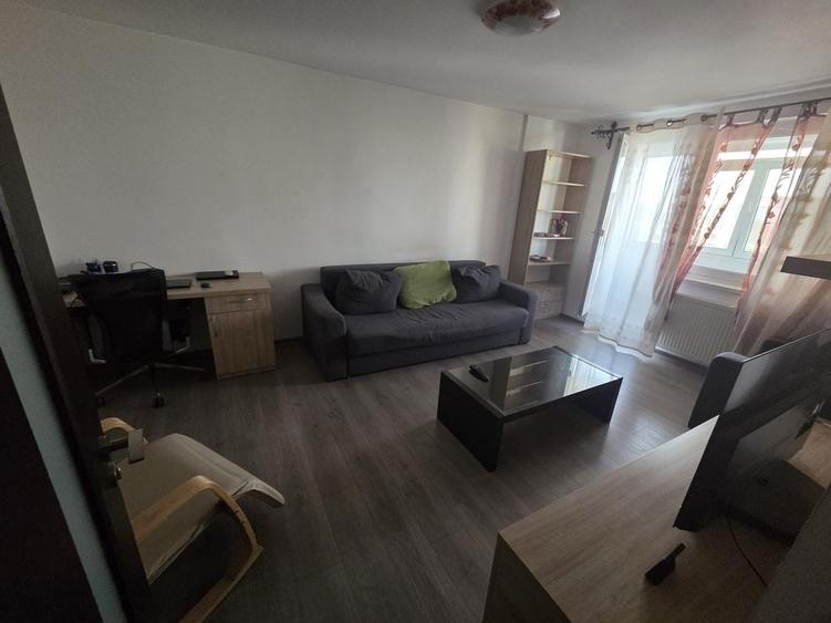 Garsonieră decomandată în Gorjului