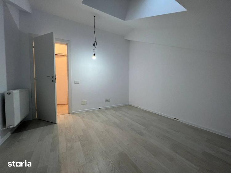 Apartament cu 4 camere decomandat în Titan