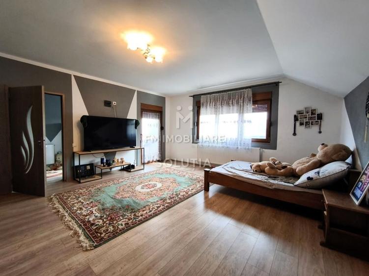 Casă individuală cu 5 camere cu Canalizare în Săsar