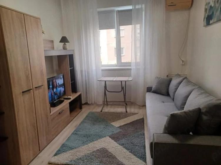Garsonieră semidecomandată în Far