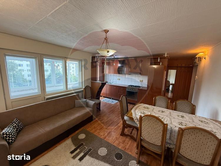 Apartament cu 3 camere în Depozitelor