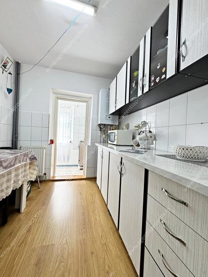 Apartament cu 2 camere decomandat în Micro 21