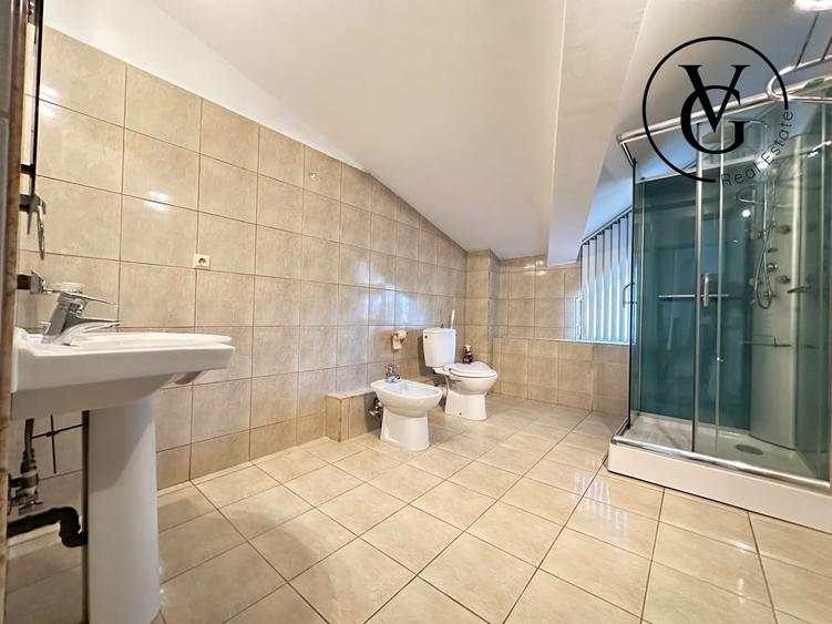 Casă individuală cu 5 camere cu Canalizare în Babadag