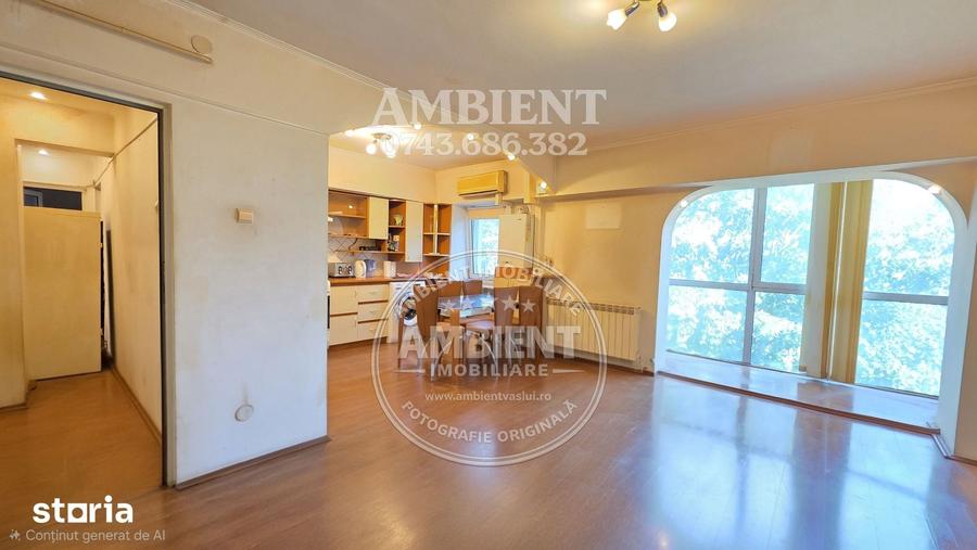 Apartament cu 4 camere decomandat în Est