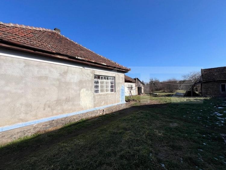Casă individuală cu 2 camere cu Canalizare în Botizului