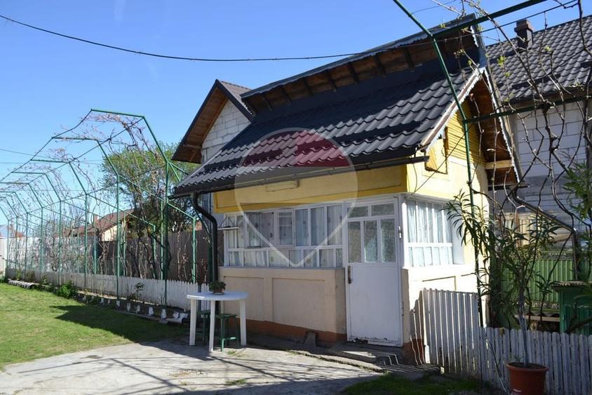 Casă cu 5 camere cu Teren 1842 Mp în Boboci