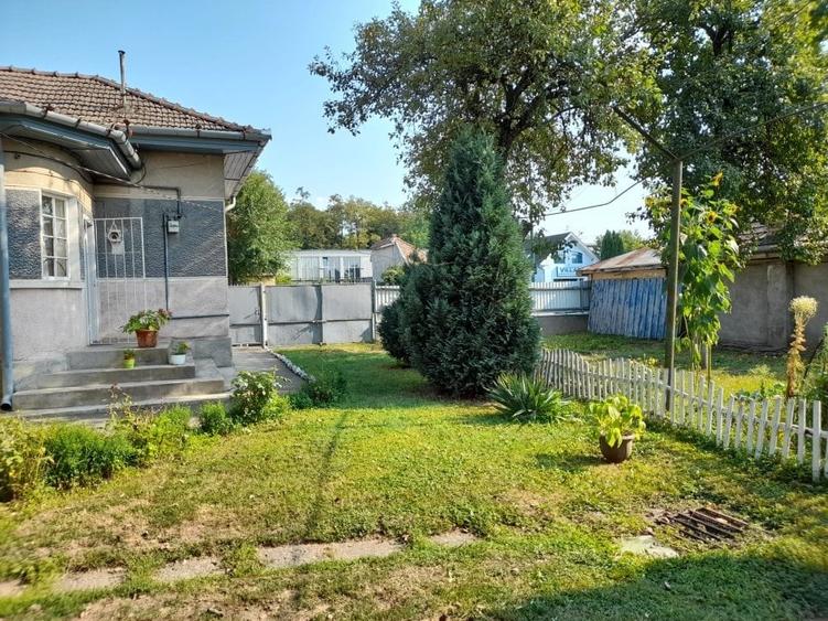Casă individuală cu 4 camere cu Canalizare în Gheorghe Doja