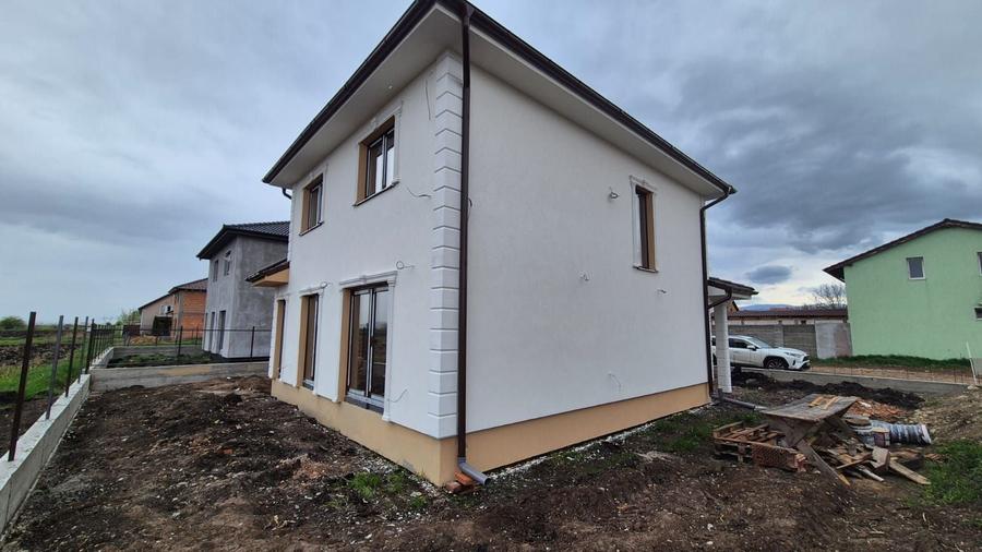 Casă individuală cu 5 camere cu Canalizare în Șura Mică