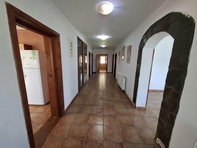 Casă cu 2 camere cu Teren 2400 Mp în Dragomirești