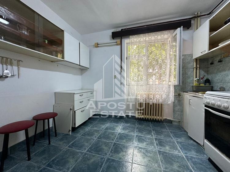 Apartament cu 2 camere semidecomandat, mobilat în Grădiște