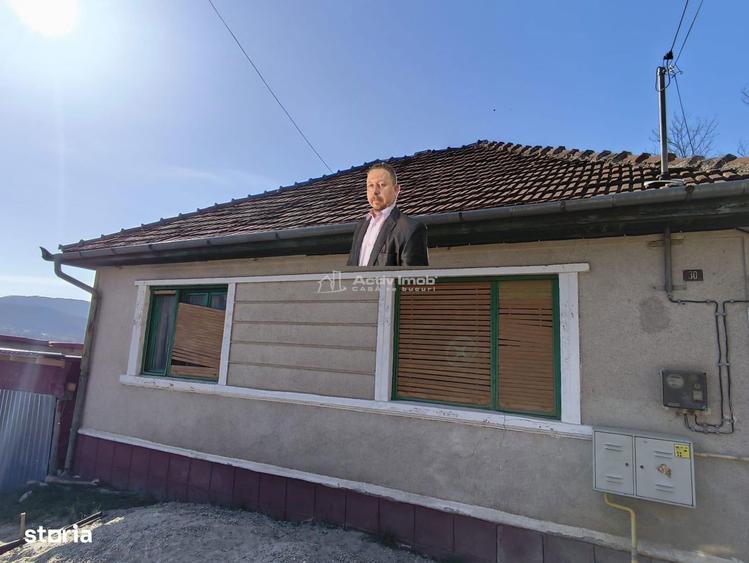 Casă cu 4 camere cu Teren 300 Mp în Muncitoresc