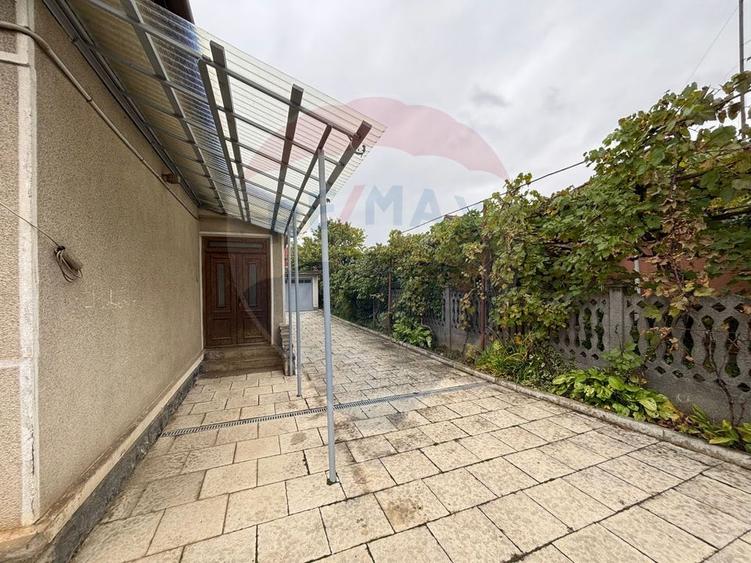 Casă individuală cu 5 camere cu Teren 446 Mp în Ultracentral