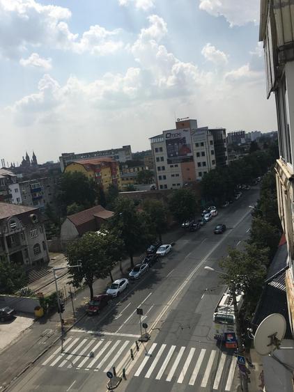 Apartament cu 3 camere decomandat în Simion Bărnuțiu