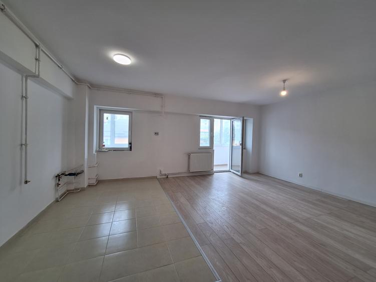 Apartament cu 3 camere decomandat în Baciu