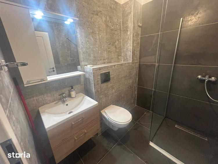 Apartament cu 2 camere decomandat în Apărătorii Patriei