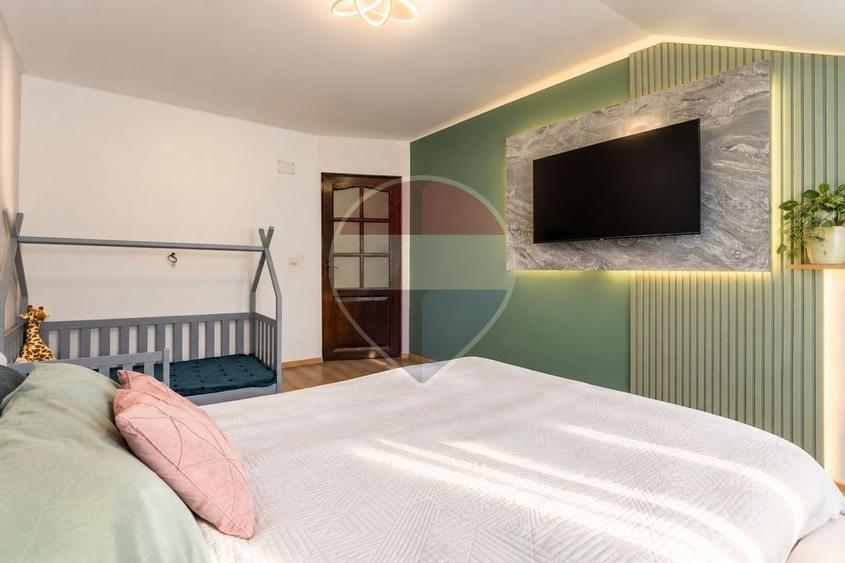 Apartament cu 4 camere decomandat, mobilat în Bucium