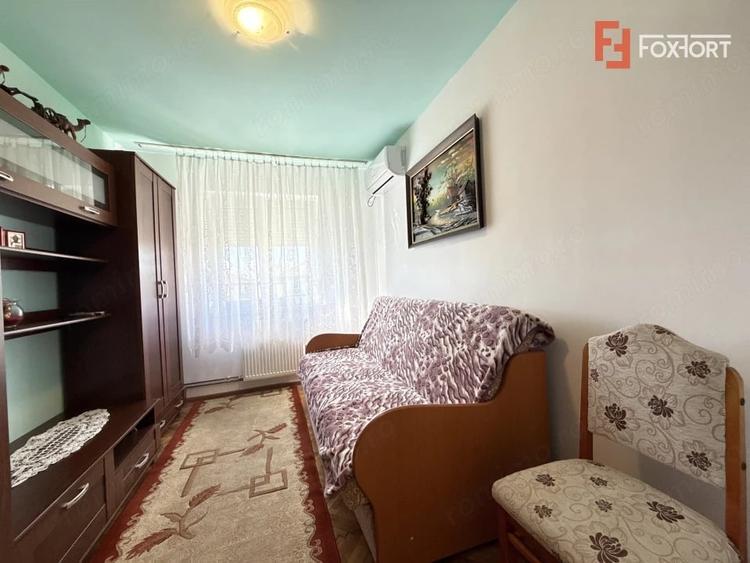 Apartament cu 4 camere semidecomandat în Cetății