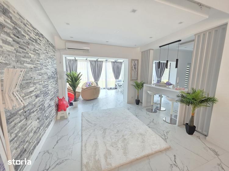 Casă cu 5 camere cu Teren 1200 Mp în Central