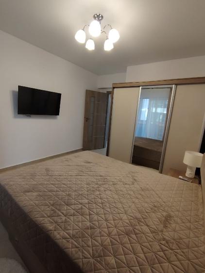 Apartament cu 2 camere decomandat în Apărătorii Patriei