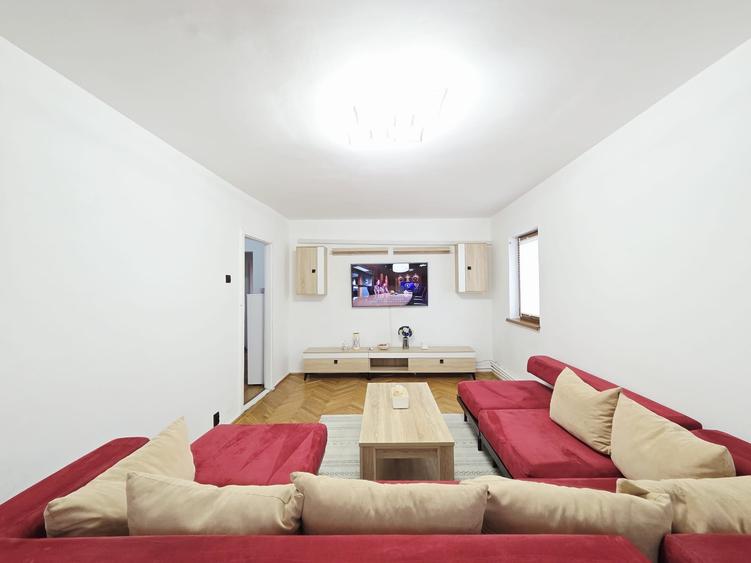 Apartament cu 3 camere decomandat în Mazepa 2