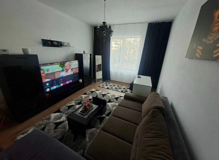 Apartament cu 2 camere decomandat în Giroc