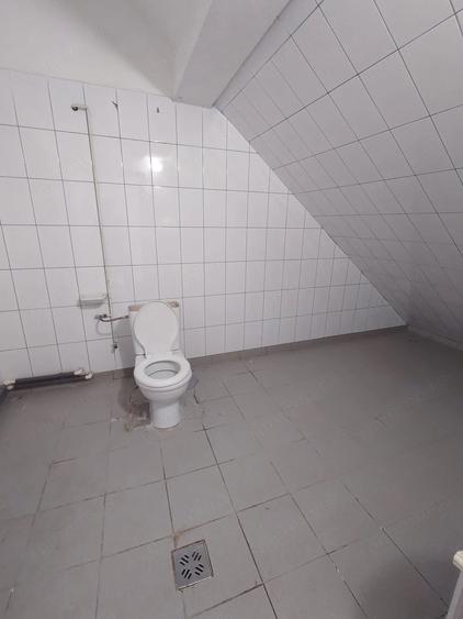 Spațiu comercial, de 220 mp, în Sânpetru