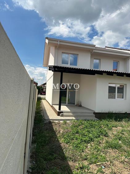 Duplex cu 4 camere cu Canalizare în Moșnița Nouă
