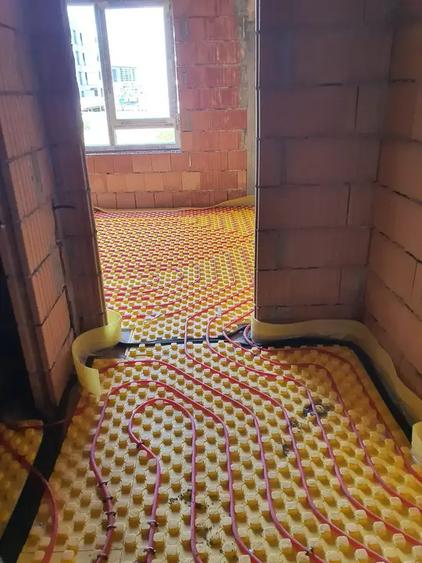 Apartament cu 2 camere decomandat în Ozana