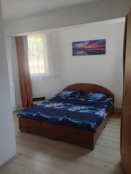 Casă cu 6 camere cu Teren 300 Mp în Central
