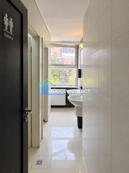 Spațiu comercial, de 80 mp, în Complex Studențesc