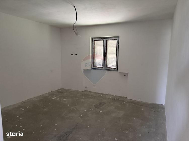 Casă cu 4 camere în Lămotești