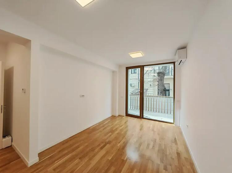 Apartament cu 4 camere decomandat în Știrbei Vodă