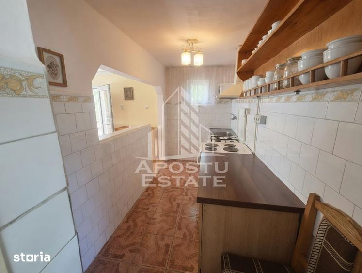 Casă cu 5 camere cu Teren 1450 Mp în Central