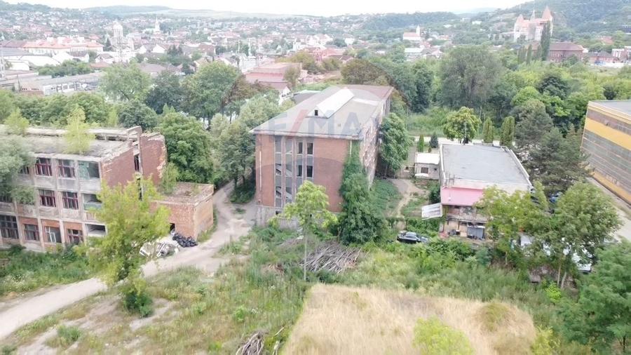 Proprietate specială, de 8,300 mp, în Central