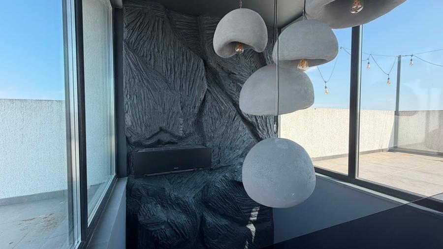 Casă individuală cu 4 camere cu Teren 450 Mp în Tunari
