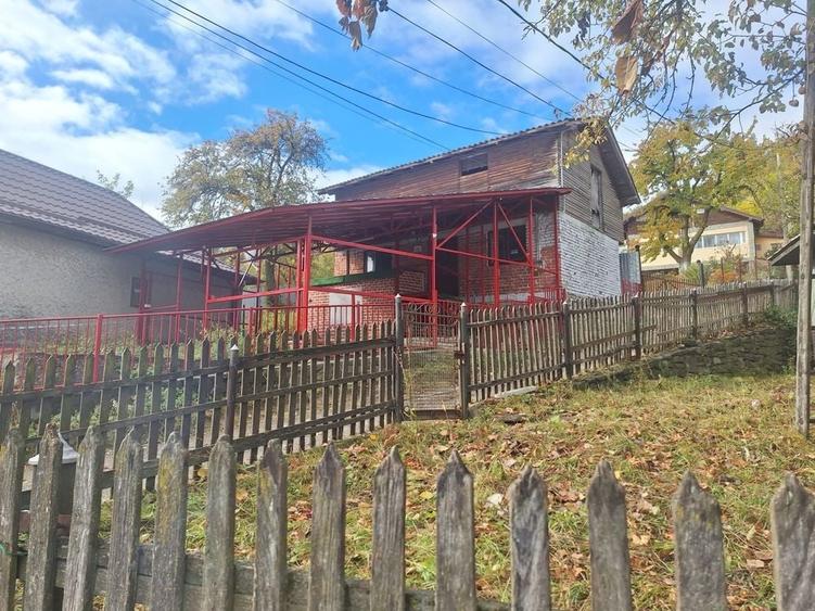 Casă cu 2 camere în Seciu