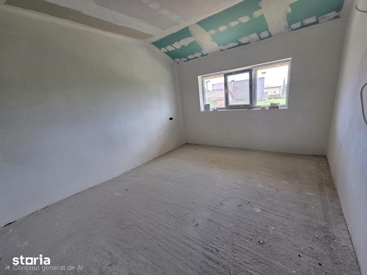 Casă cu 4 camere cu Teren 538 Mp în Priseaca