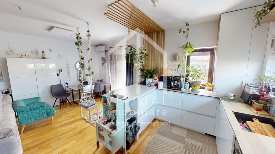 Duplex cu 5 camere cu Canalizare în Cristian