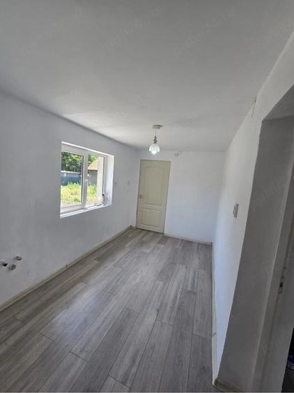 Casă cu 2 camere cu Teren 760 Mp în Central