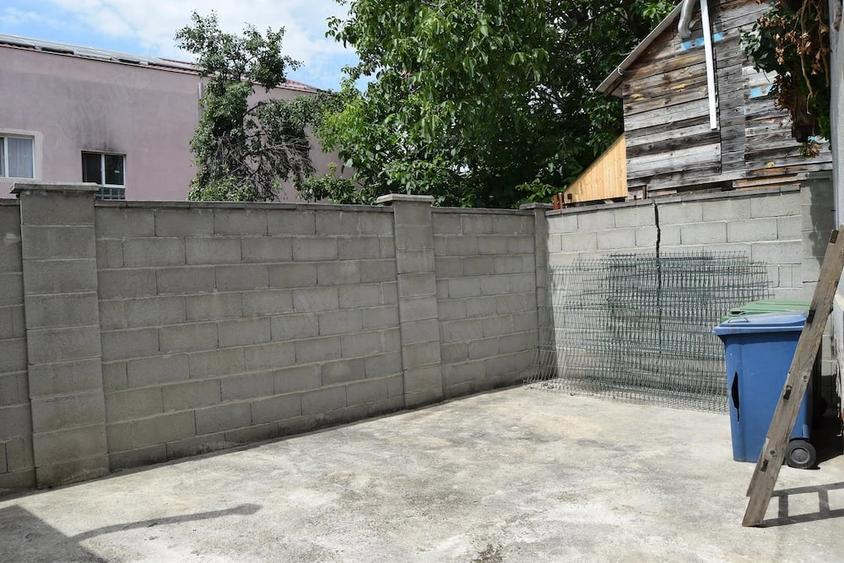Spațiu comercial, de 100 mp, în Mehala