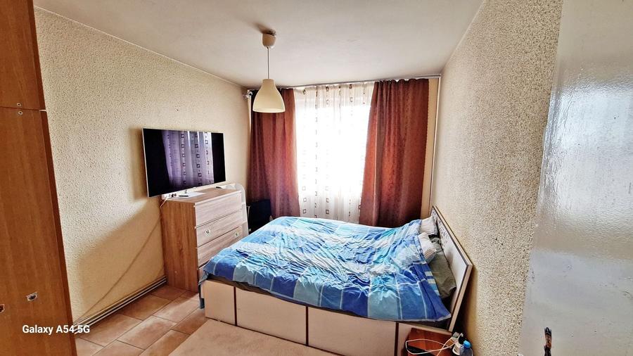 Apartament cu 2 camere decomandat în Florilor