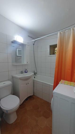 Apartament cu 2 camere semidecomandat în Basarabia