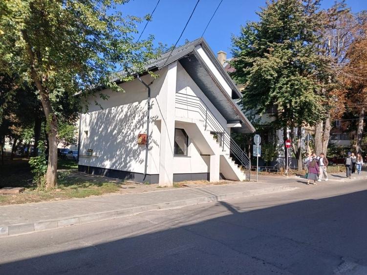Spațiu comercial, de 100 mp, în Central