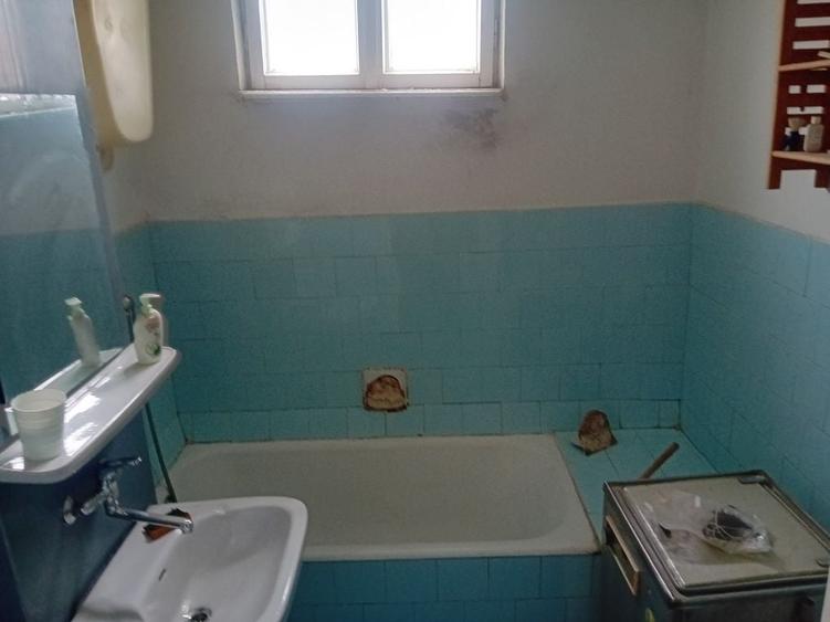 Apartament cu 2 camere decomandat în Precista