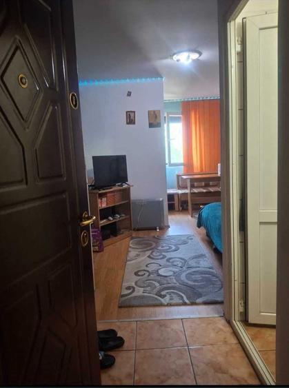 Garsonieră semidecomandată în Sud