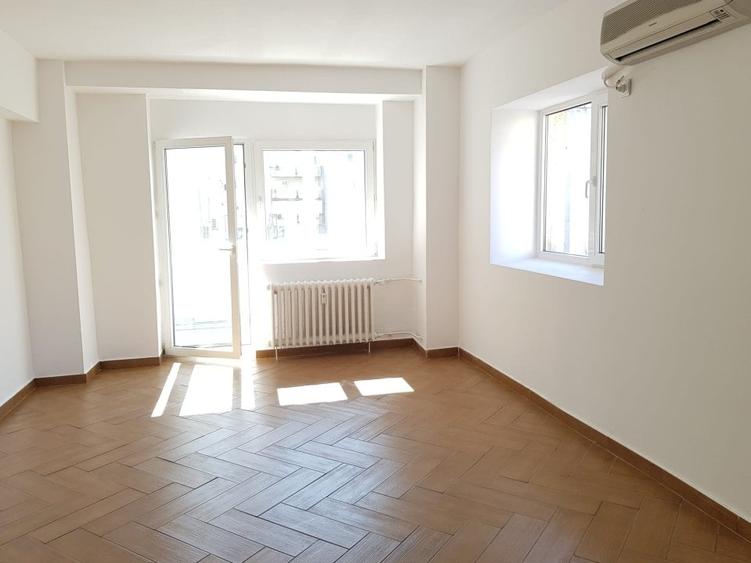 Apartament cu 3 camere decomandat în Decebal